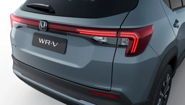 Honda_WRV_26_Feature_Lanterna_Traseira_Acesa_F01.0000f-300dpi